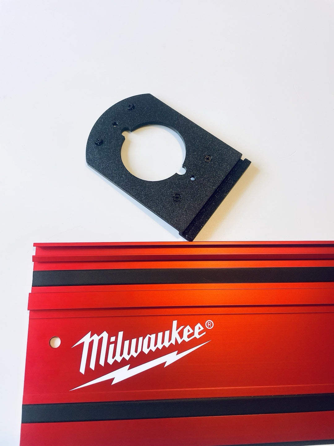 Makita DRT50 / RT0700 / RT0701 Plunge Base Adapter Based Milwaukee Guide Track