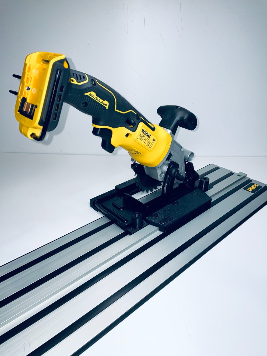 Dewalt DCS571 Guide rail Adapter Base for Dewalt Guide Rail Track