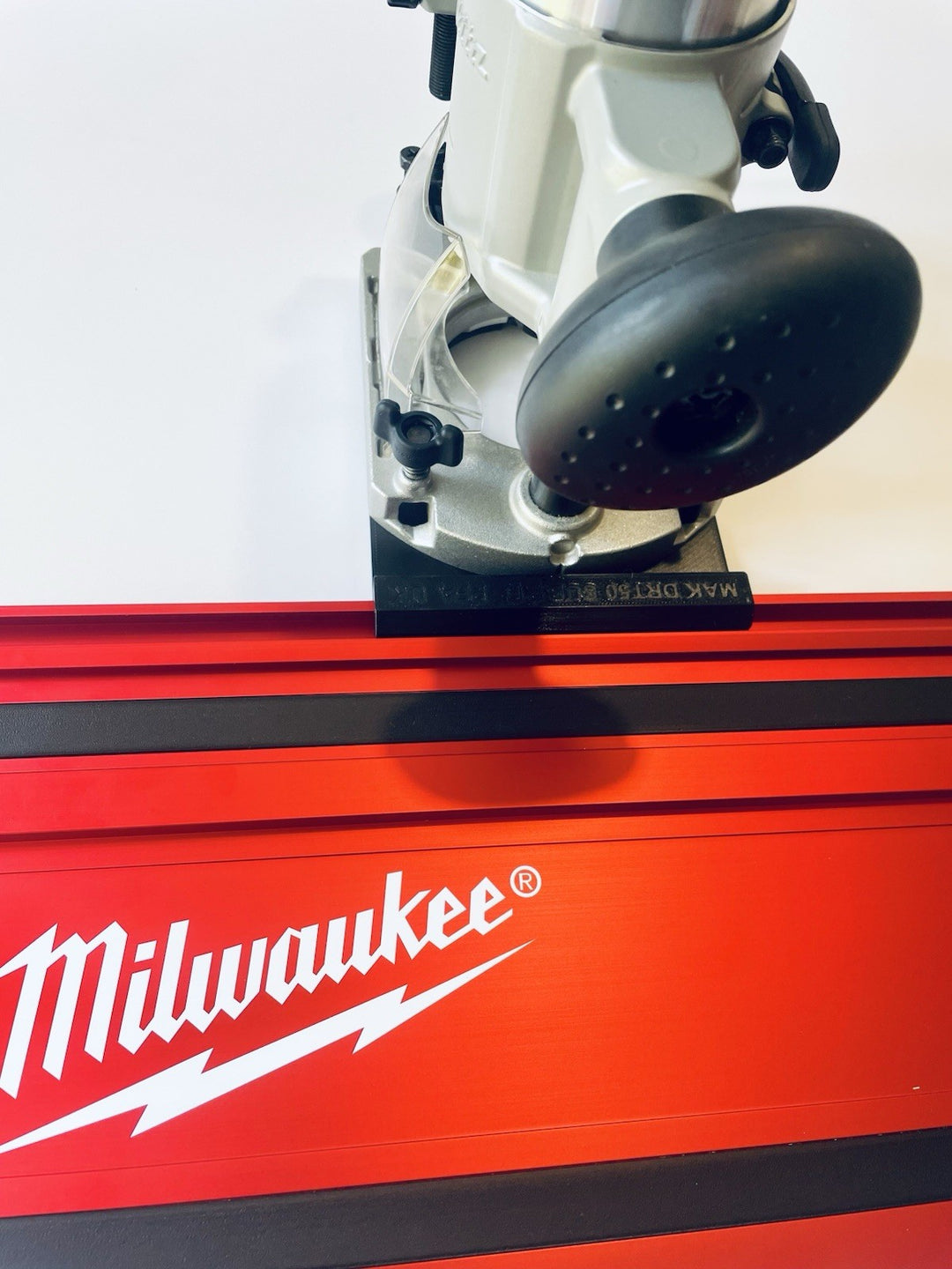 Makita DRT50 / RT0700 / RT0701 Plunge Base Adapter Based Milwaukee Guide Track