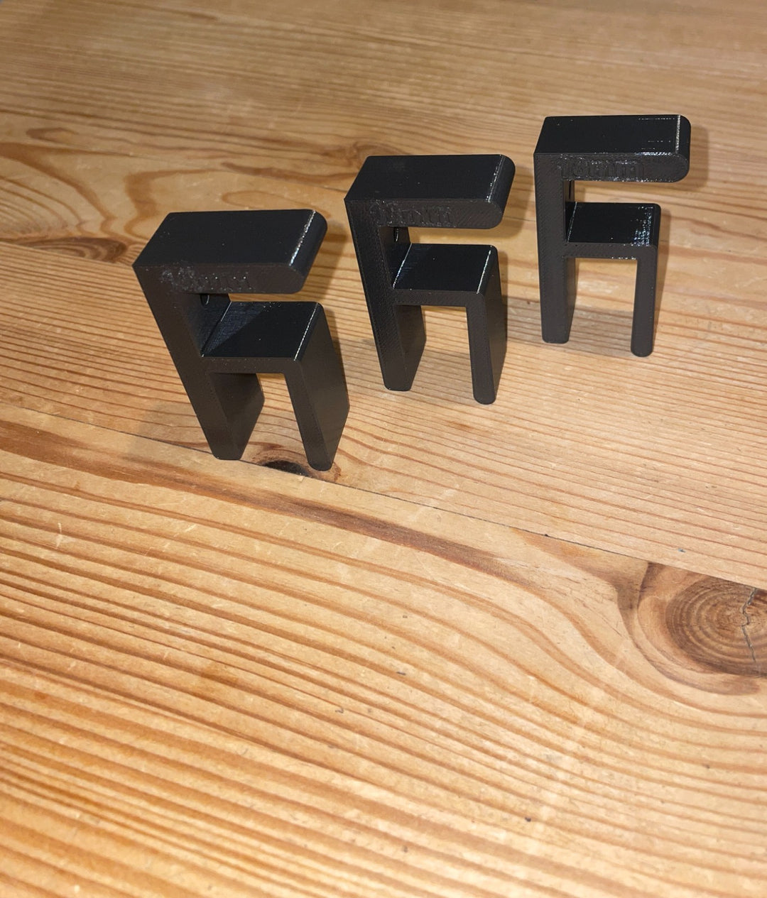 x3 set 90° Corner Alignment Clips for MDF Panels – Quick Panel Positioning Tool