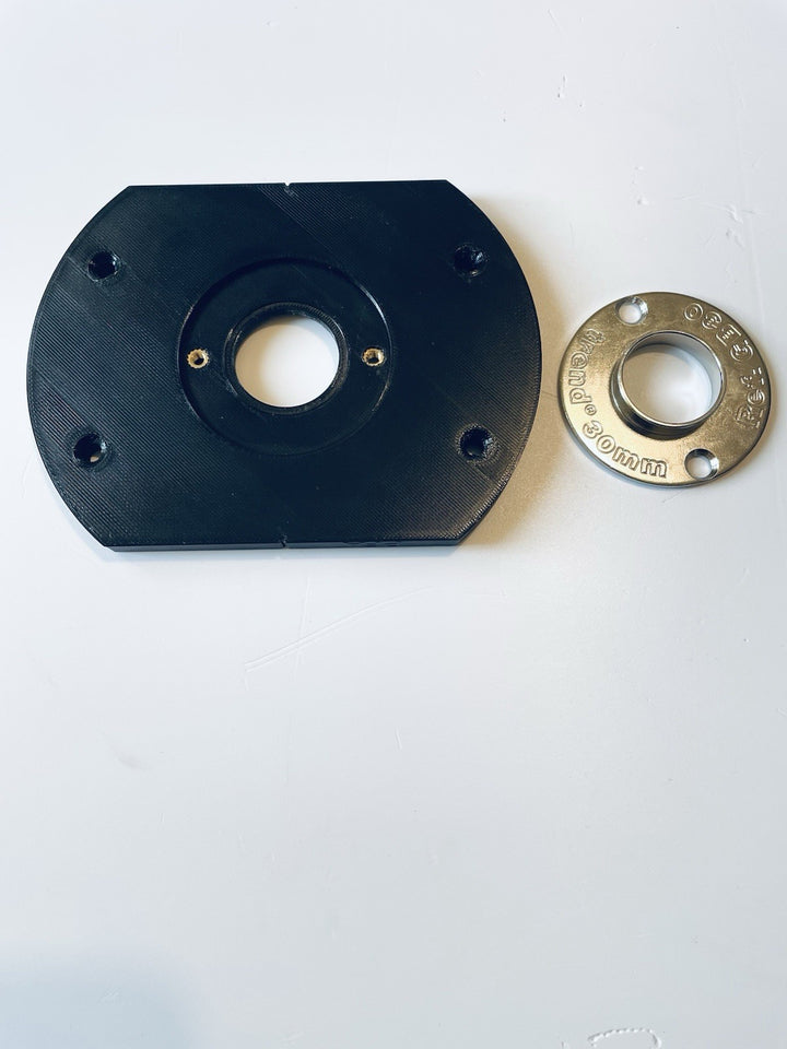 Makita Router DRT50 18v RT0700 Plunge Sub BASE PLATE guide bush adaptor .Made UK