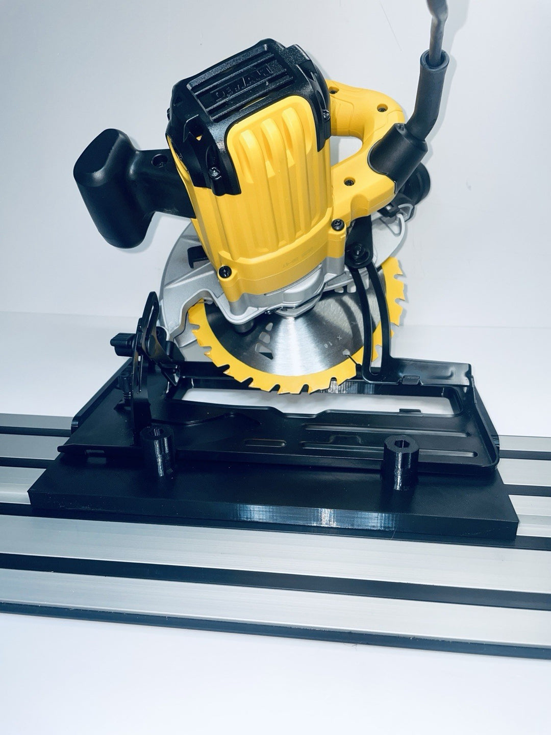 DeWalt DWE560 DWE560K Guide Rail Adapter Base for DeWalt Track System 45° Angle Cutting Version