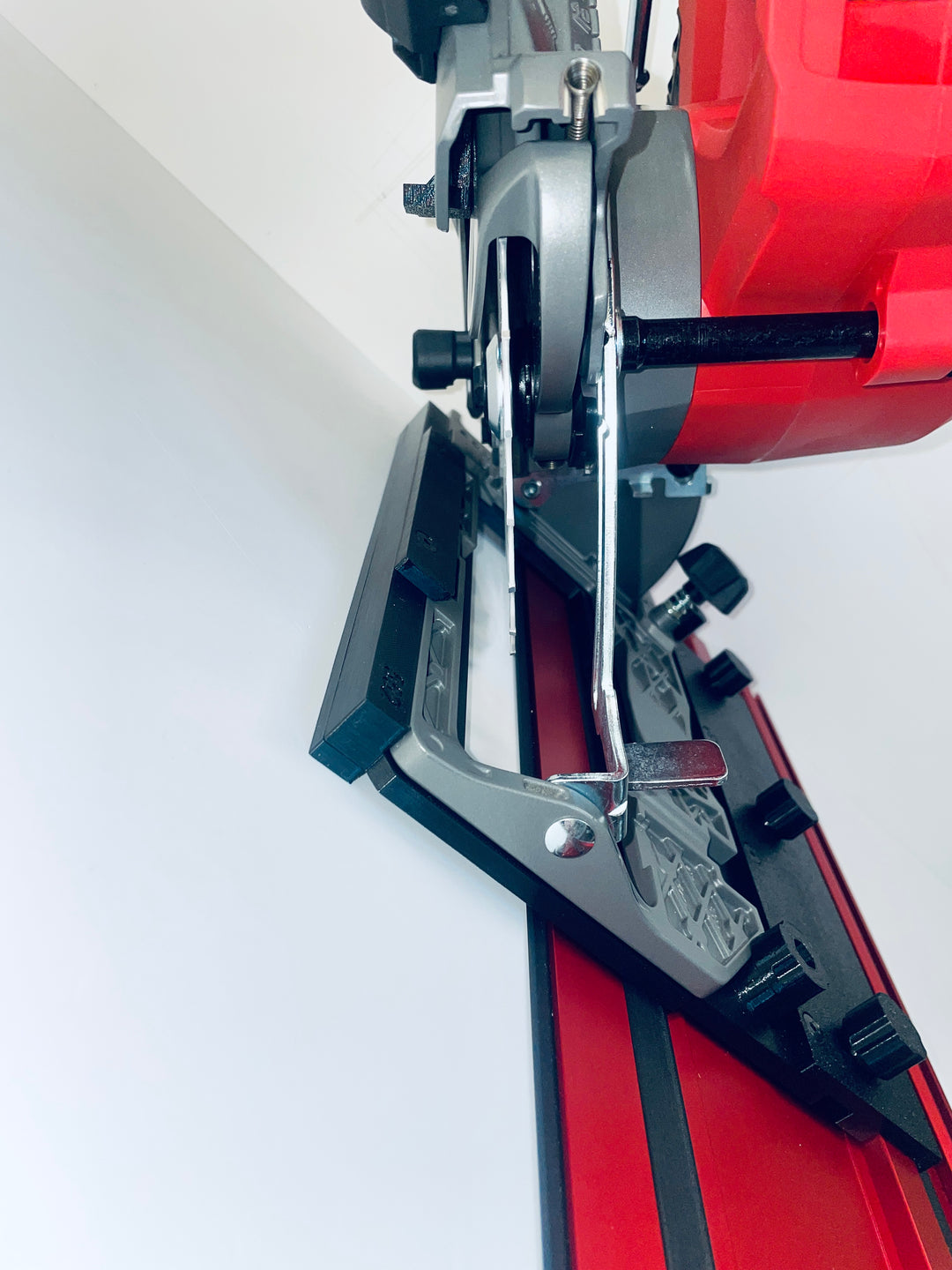 Milwaukee M18 FCS552 2833-20 Milwaukee Guide Rail Adapter Base Plate - Bevel/Angle Cut