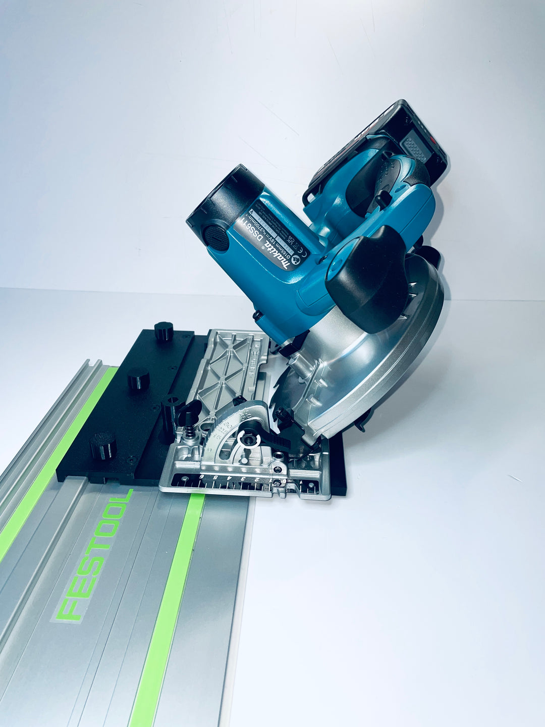 Makita DHS680/DHS680Z Guide Rail Adapter for Festool Track 45° Angle Cutting Version