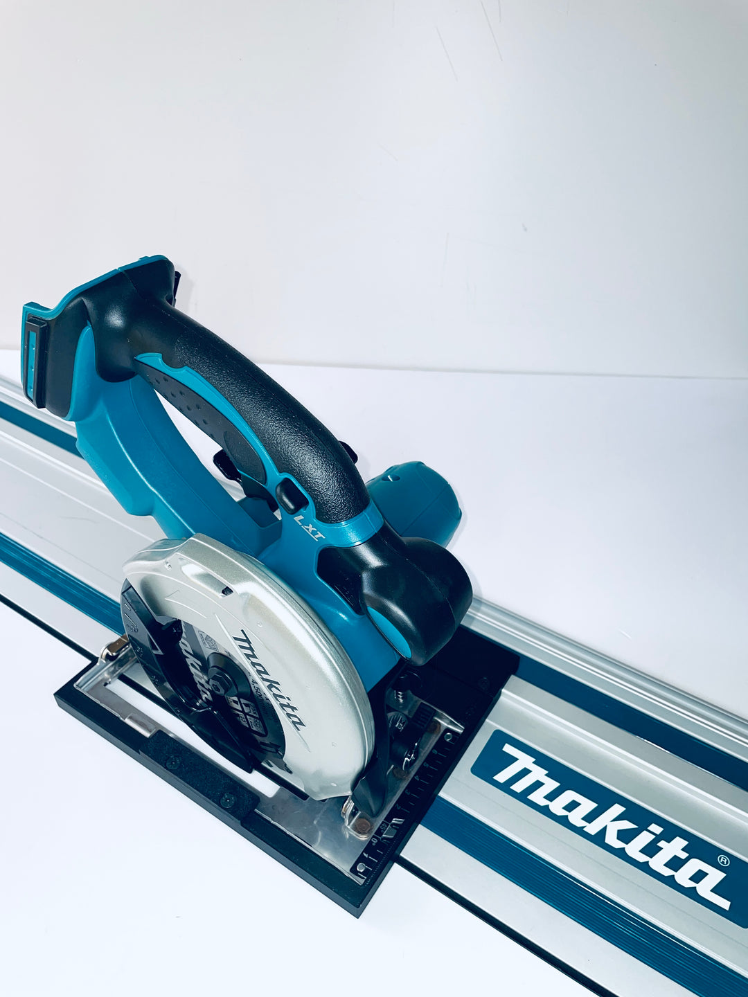 Makita DSS501 / DSS501Z Guide Rail Adapter for Makita Guide Rail track