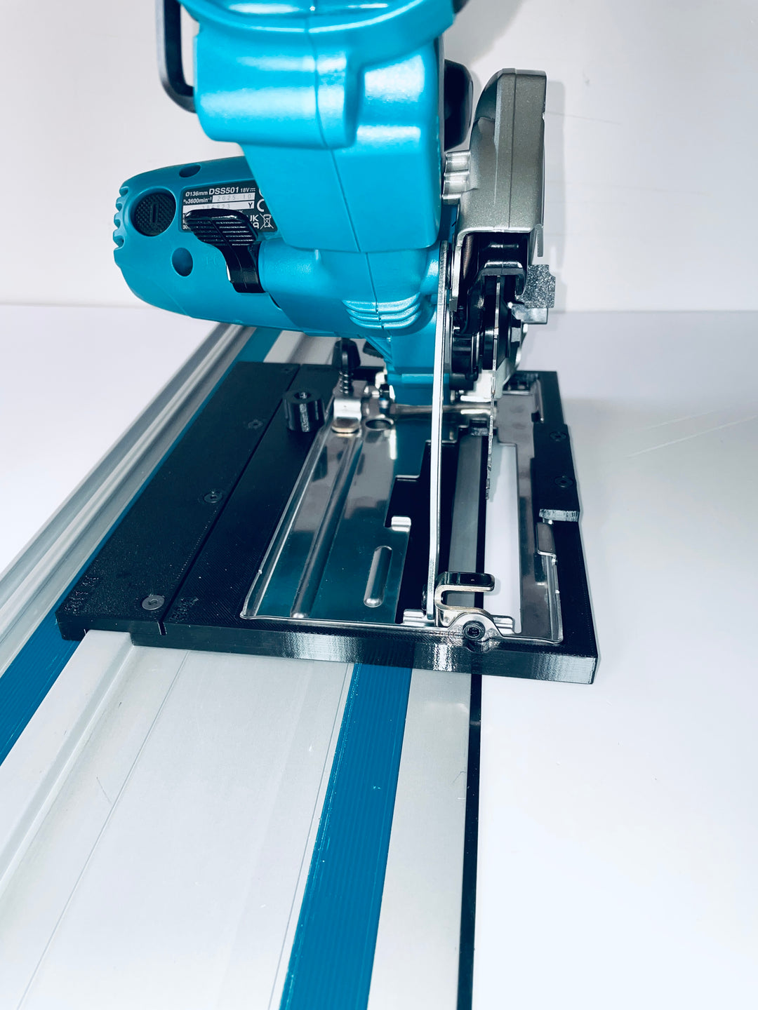 Makita DSS501 / DSS501Z Guide Rail Adapter for Makita Guide Rail track