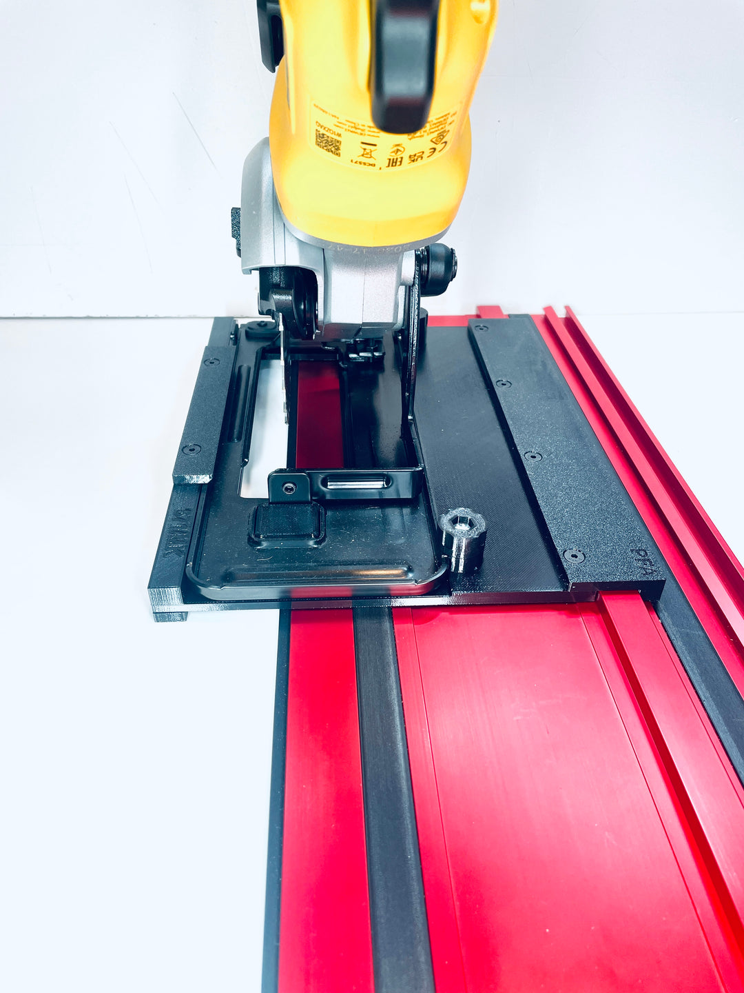 Dewalt DCS571 Guide rail Adapter Base for Milwaukee  Guide Rail Track