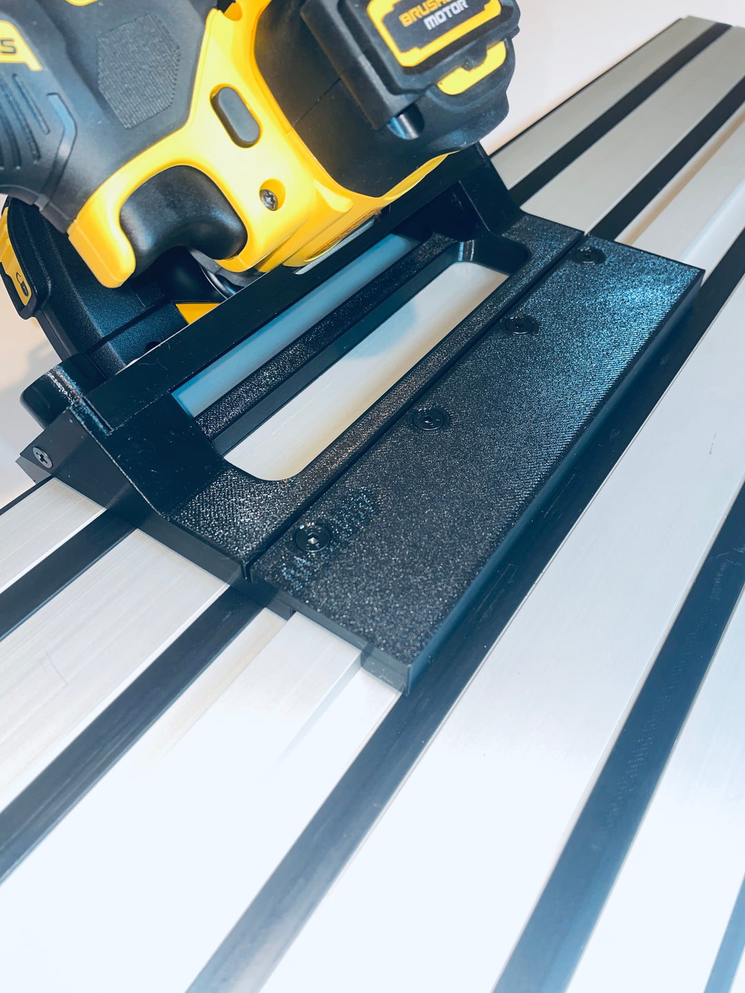 DeWalt DCS438 45° Angle Tile Adapter Base | Compatible with DeWalt Guide Rails