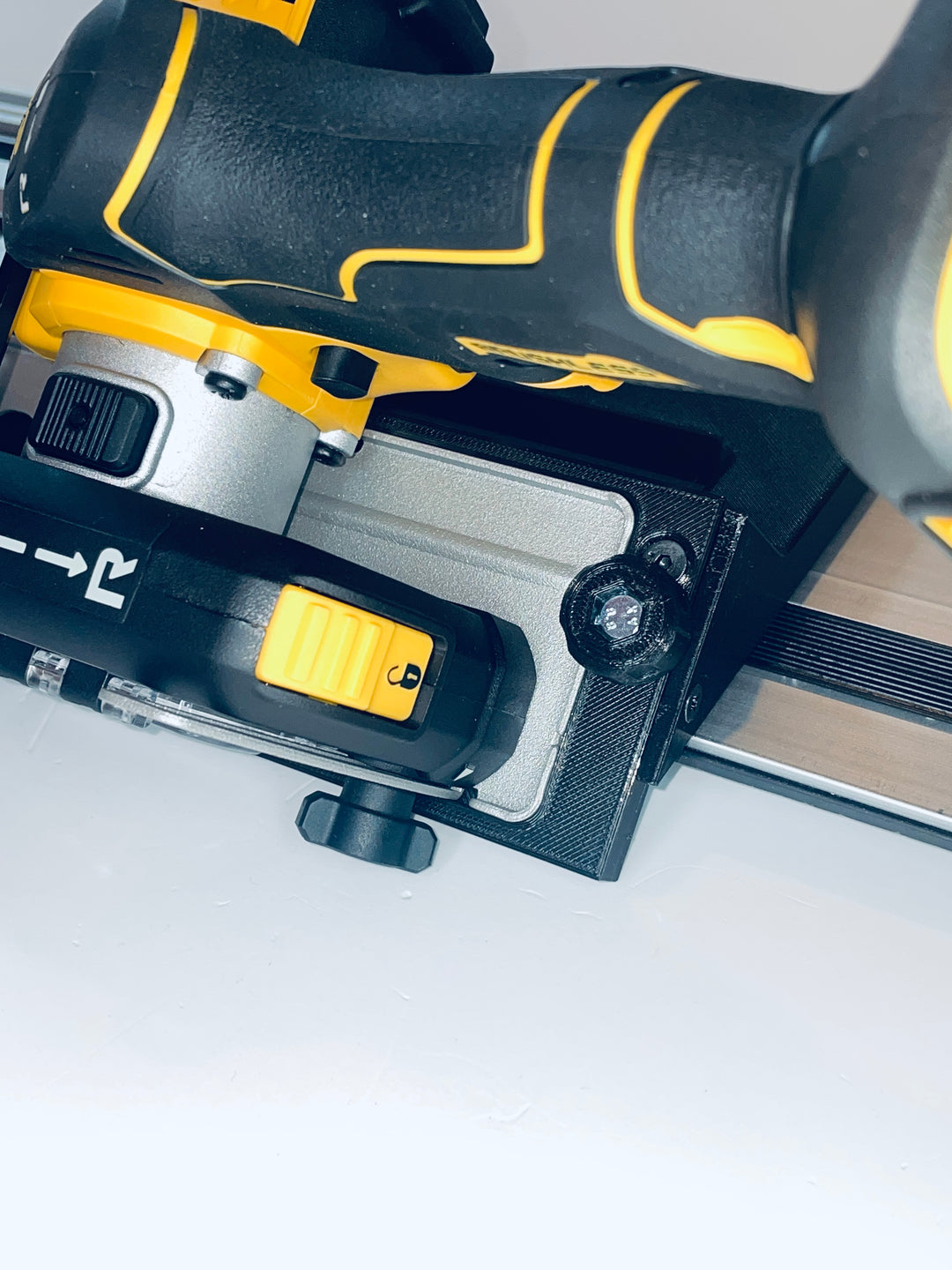 DeWalt DCS438 45° Angle Tile Adapter Base | Compatible with Buyaparcel Guide Rails