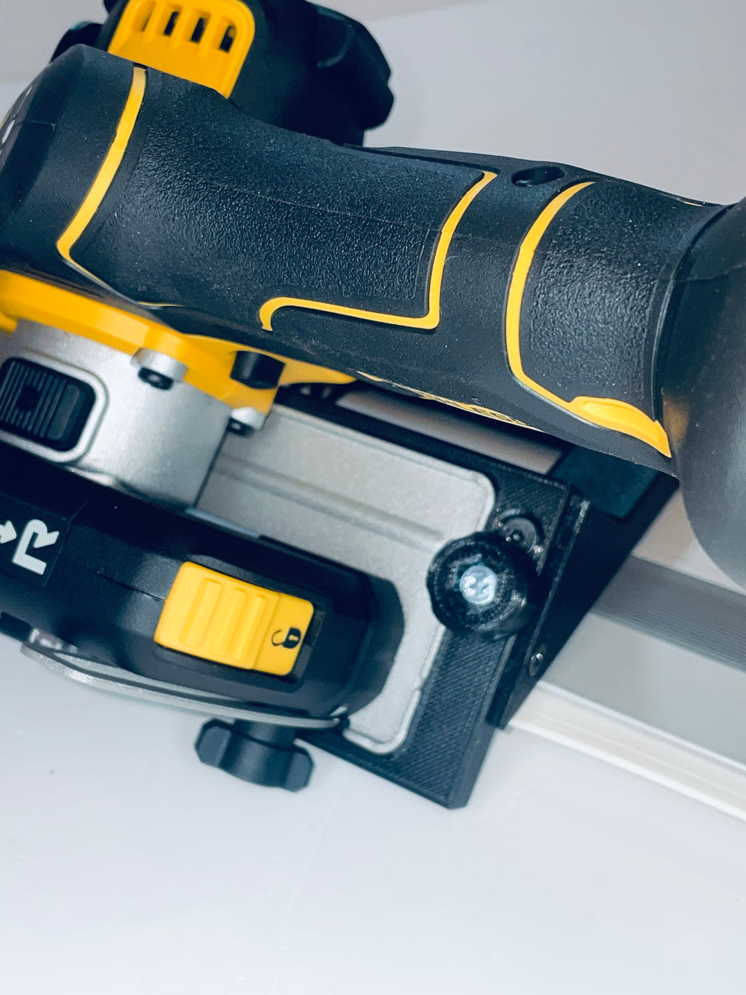 DeWalt DCS438 45° Angle Tile Adapter Base | Compatible with Evolution Guide Rails