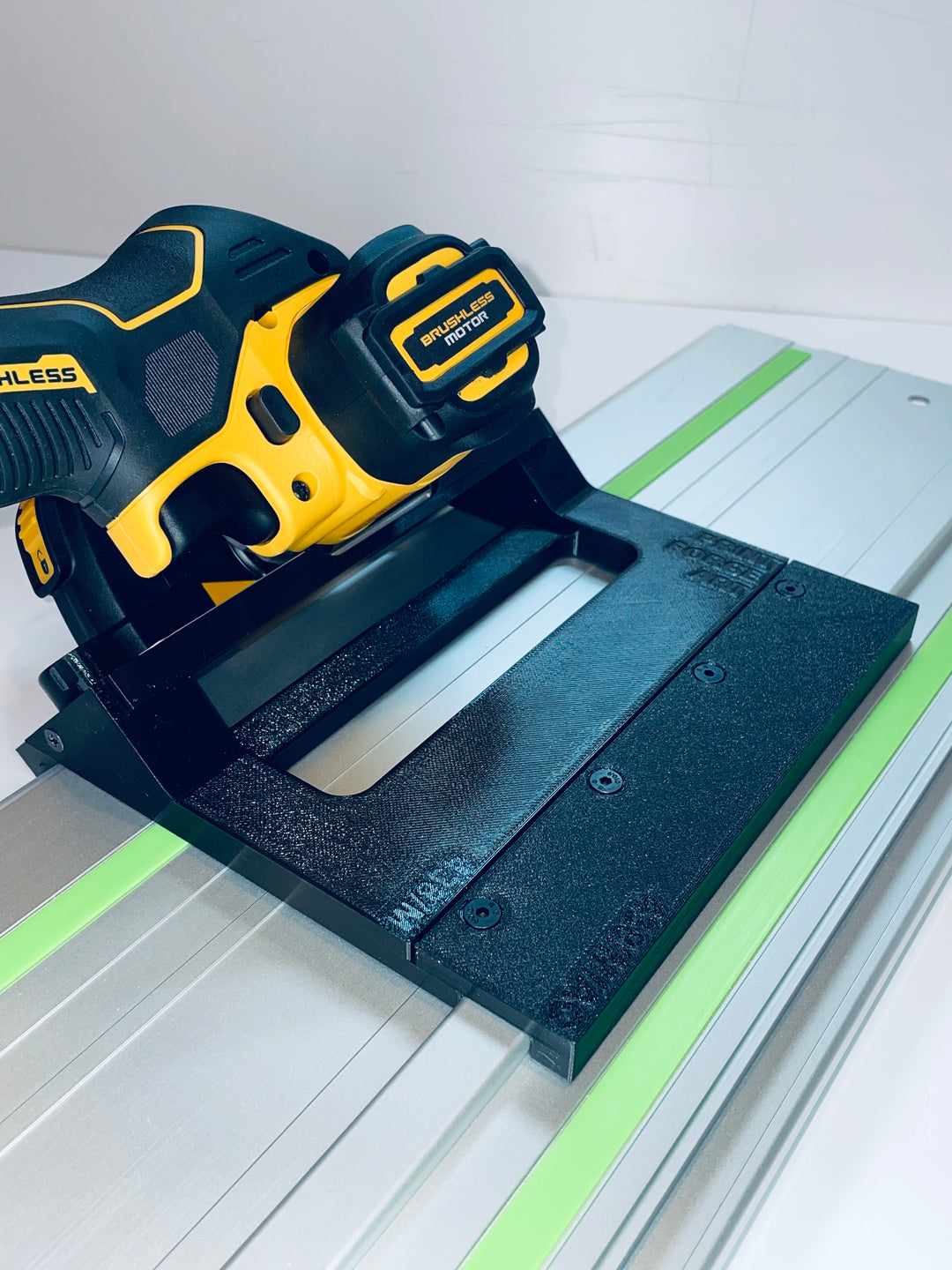 DeWalt DCS438 45° Angle Tile Adapter Base | Compatible with Festool Guide Rails