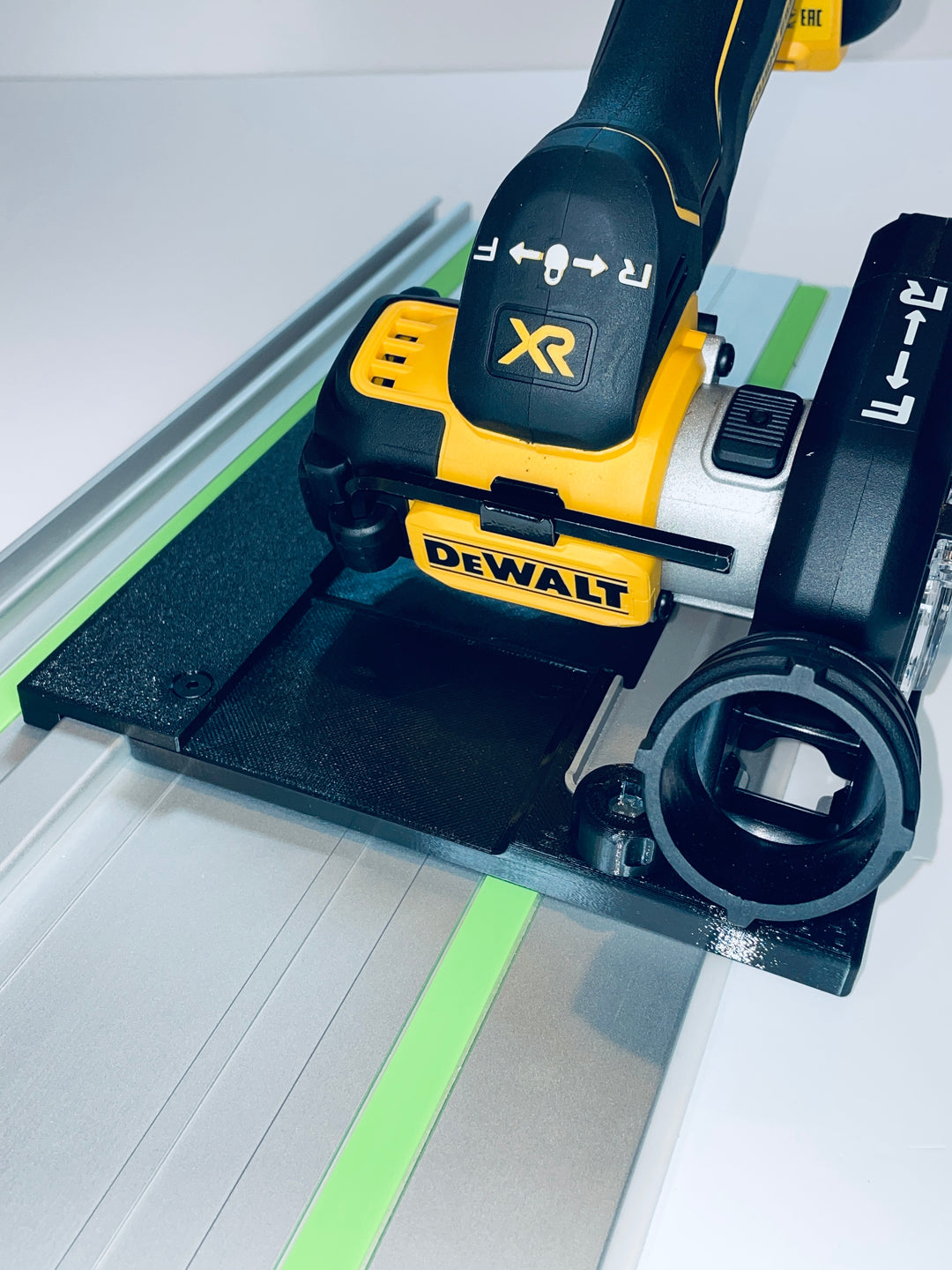 DeWalt DCS438 90° Straight Tile Adapter Base | Compatible with Festool Guide Rails