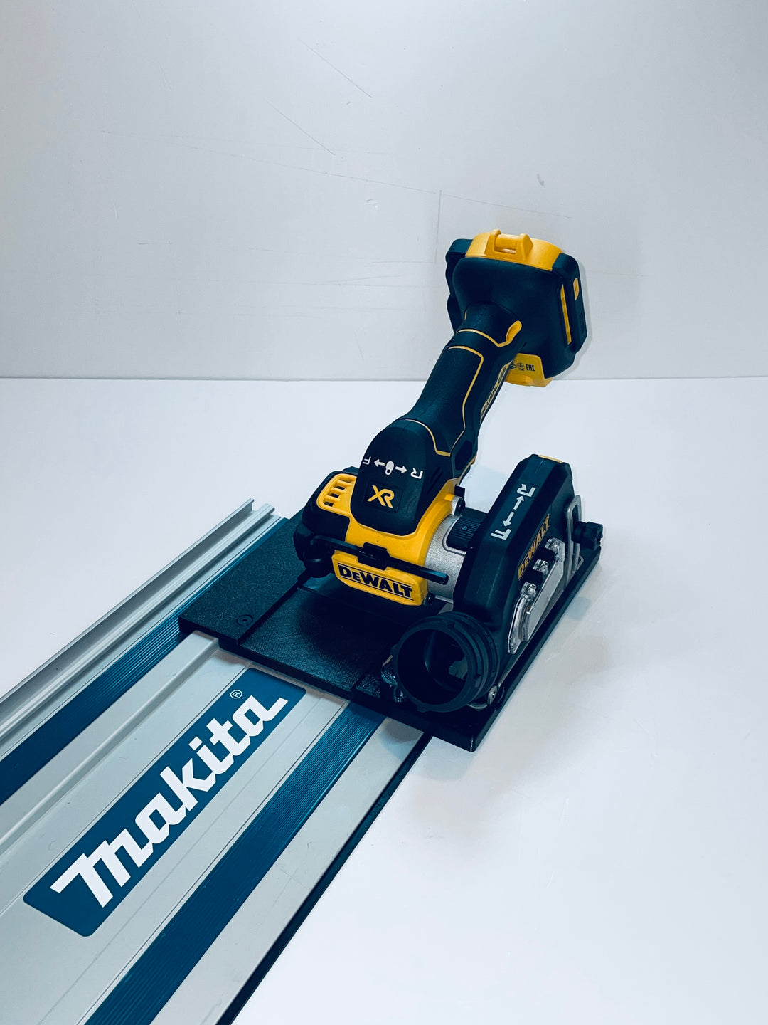 DeWalt DCS438 90° Straight Tile Adapter Base | Compatible with Makita Guide Rails