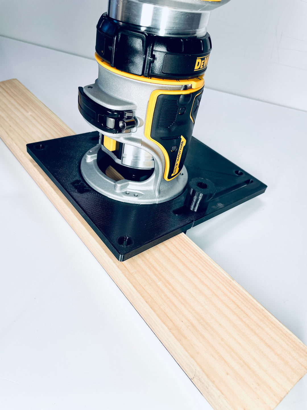 DeWalt DCW600 DCW604 D26200 D26203 Adjustable Edge Guide Router Fence Attachment