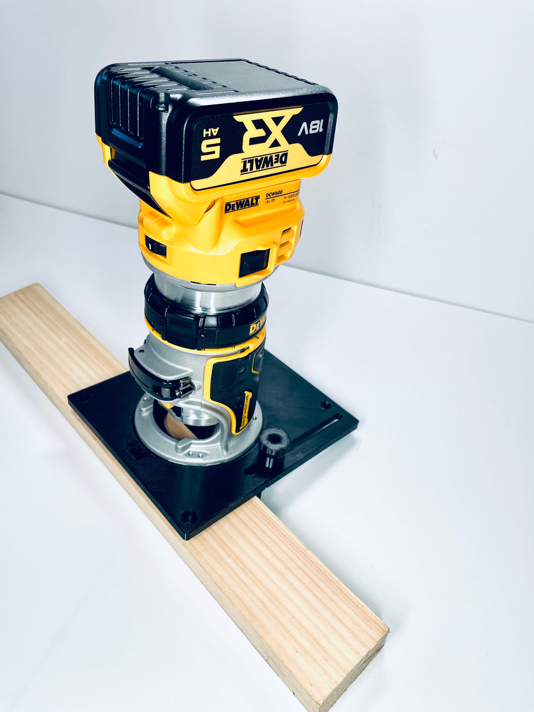 DeWalt DCW600 DCW604 D26200 D26203 Adjustable Edge Guide Router Fence Attachment